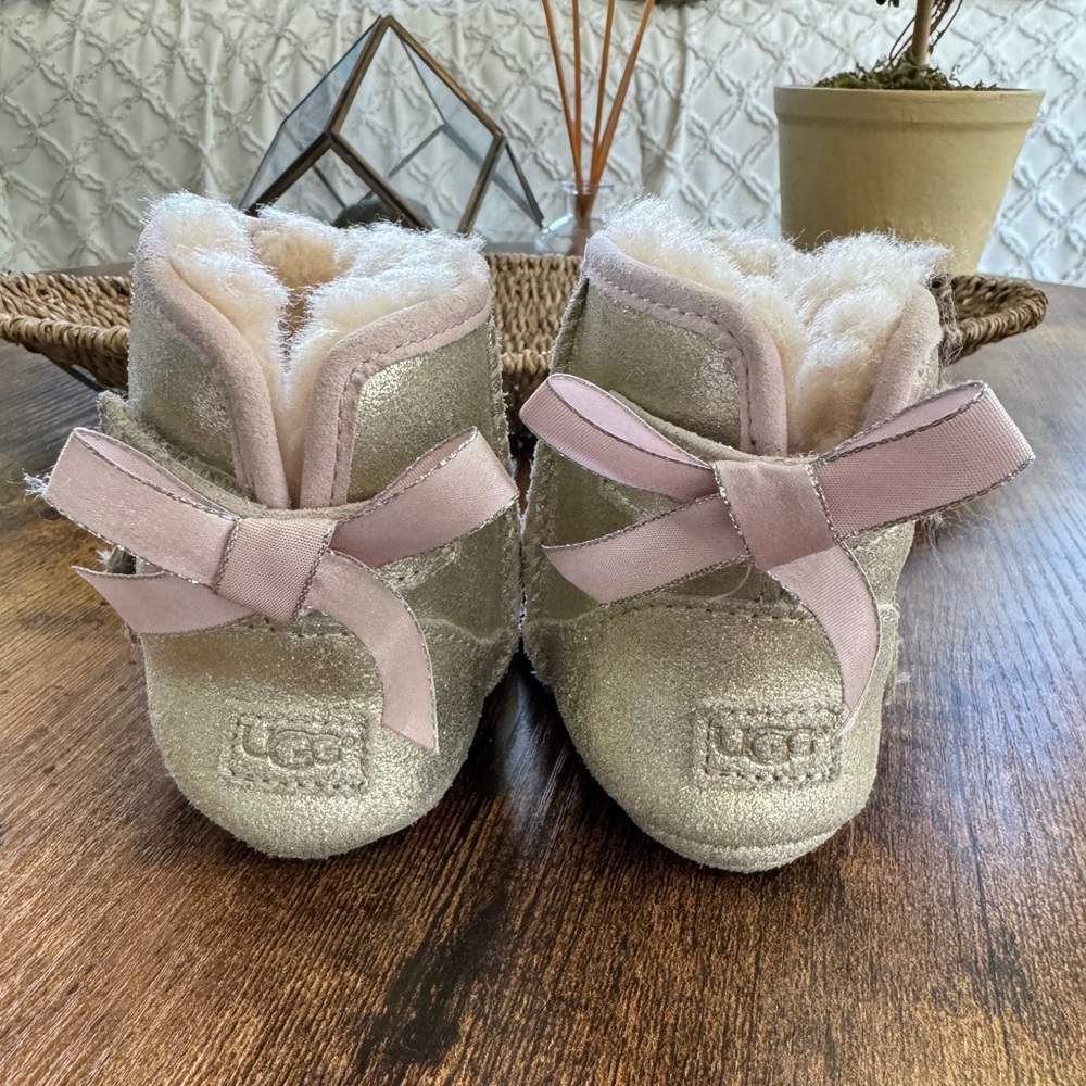 UGGs - Picture 2 of 7